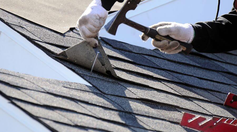 Professional gutter cleaning in Winnebago, NE